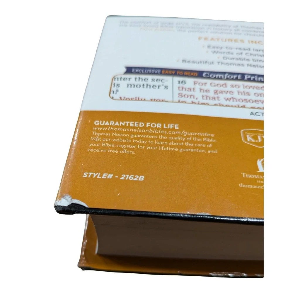 Holy‎ Bible King James Version Pew Bible Large Print Edition By Thomas Nelson